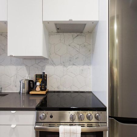 Scandinavian Studio With Full Kitchen And Bath By Den Stays مونتريال الغرفة الصورة